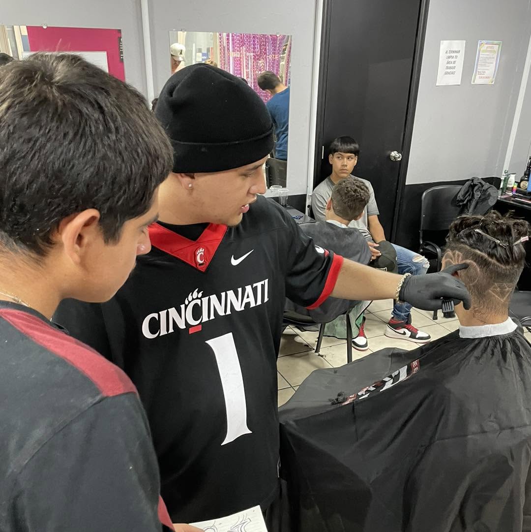 Clases prácticas en Baltra GDL Academia de Barbería